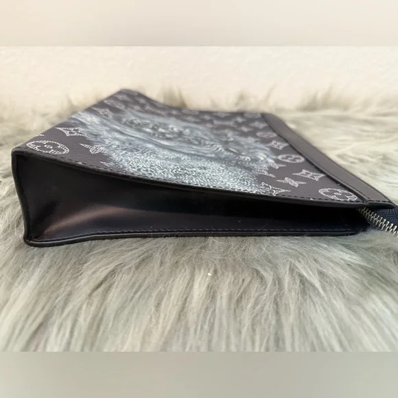 ❌❌SOLD ❌❌ Louis Vuitton x Chapman Brothers Lion Monogram Clutch 10.5x8x2 - Picture 7 of 12